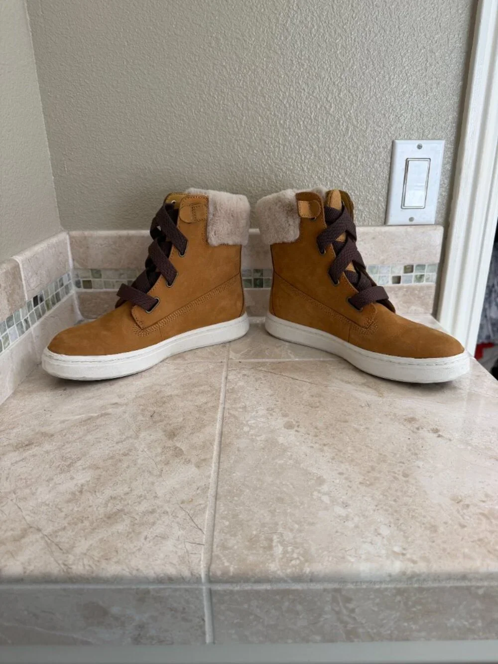 Timberland Women's Bria faux fur-lined high-top sneakers boots Size 8.5 - Picture 7 of 12